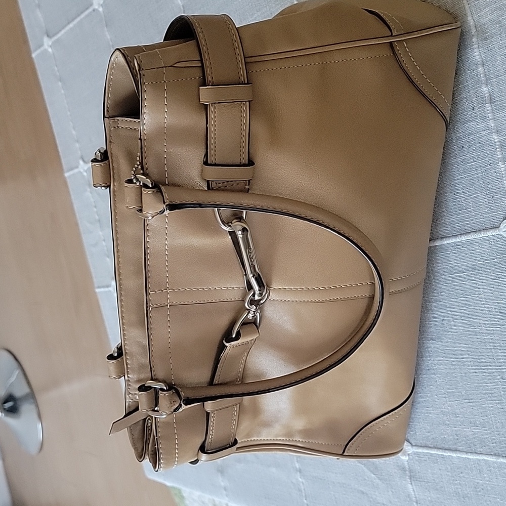 Coach Hampton light brown tan luxurious leather satchel tote handbag